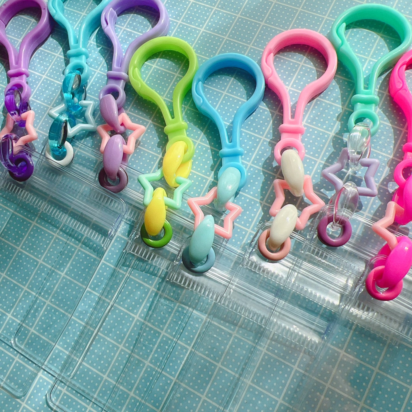 234 星チェーン おまかせ100個セット キャンディバッグキーホルダー ハンドメイド ガチャ詰めポーチ ワークショップ 材料 ハトメがカラーです♡