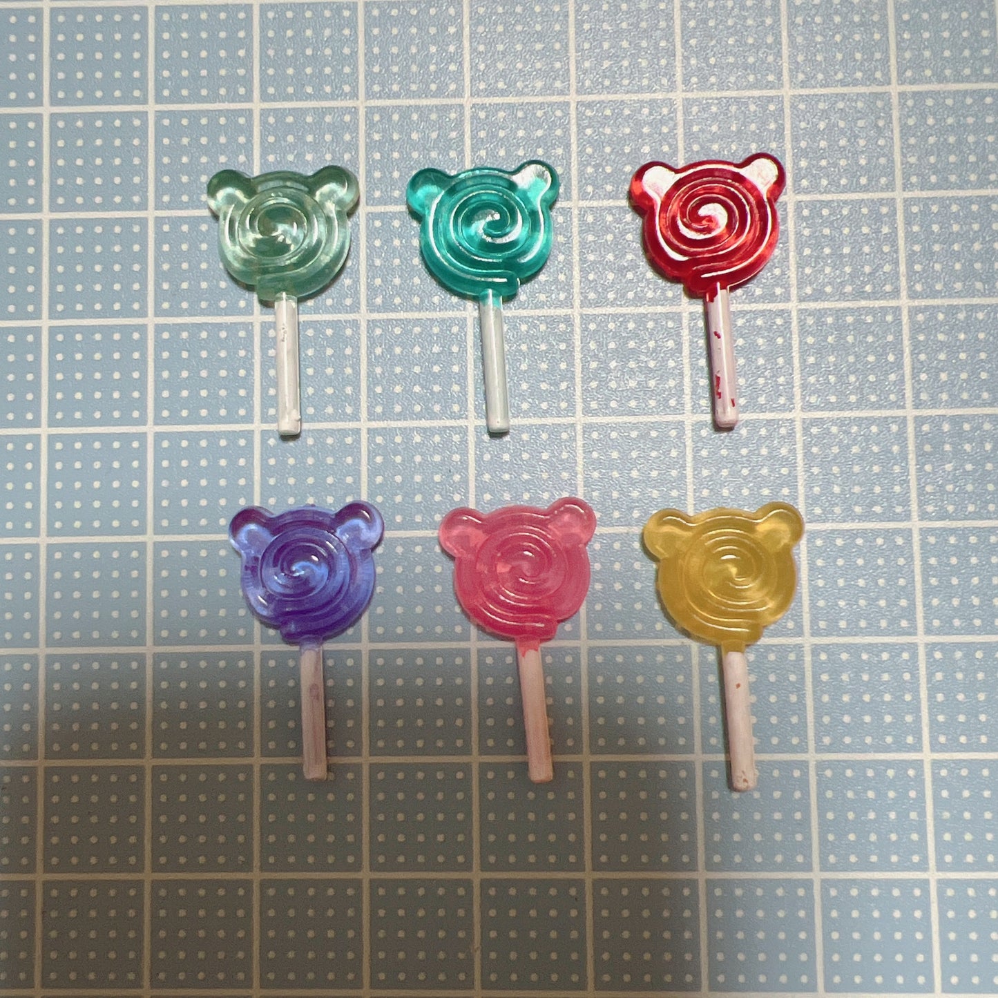 くまちゃん ミニ ぐるぐるキャンディ デコパーツ お菓子 ハンドメイド パーツ