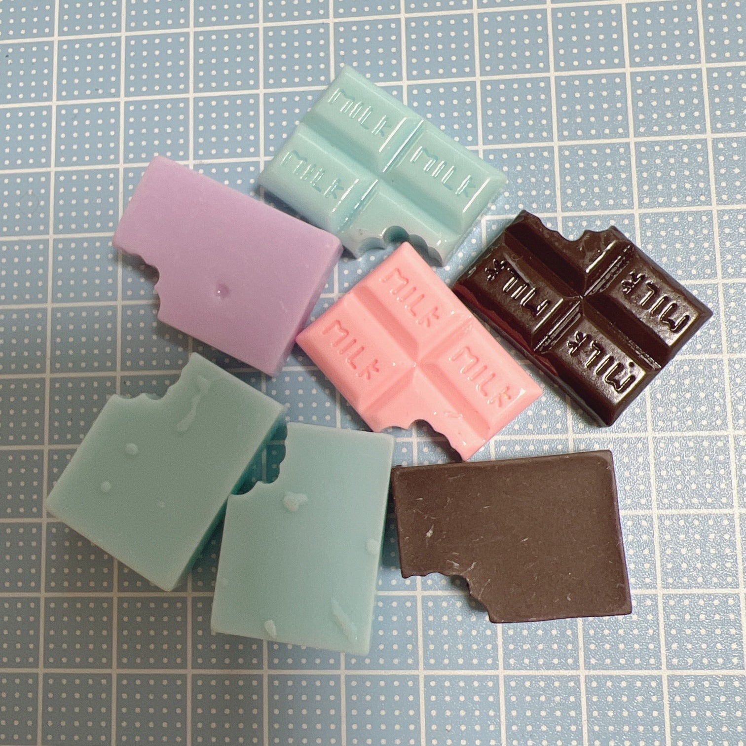 デコパーツ 食べかけ 板チョコ 5色 10個セット MILKチョコ プラパーツ – くるくるコレクション